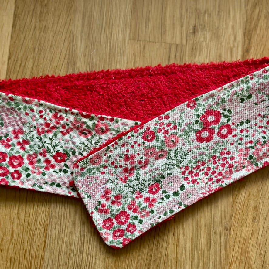 Bandeau de Soins Simone - Rouge et Fleurs