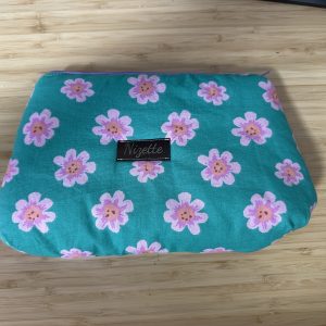 Trousse Jacqueline -Vert et Fleurs rose - avec poches