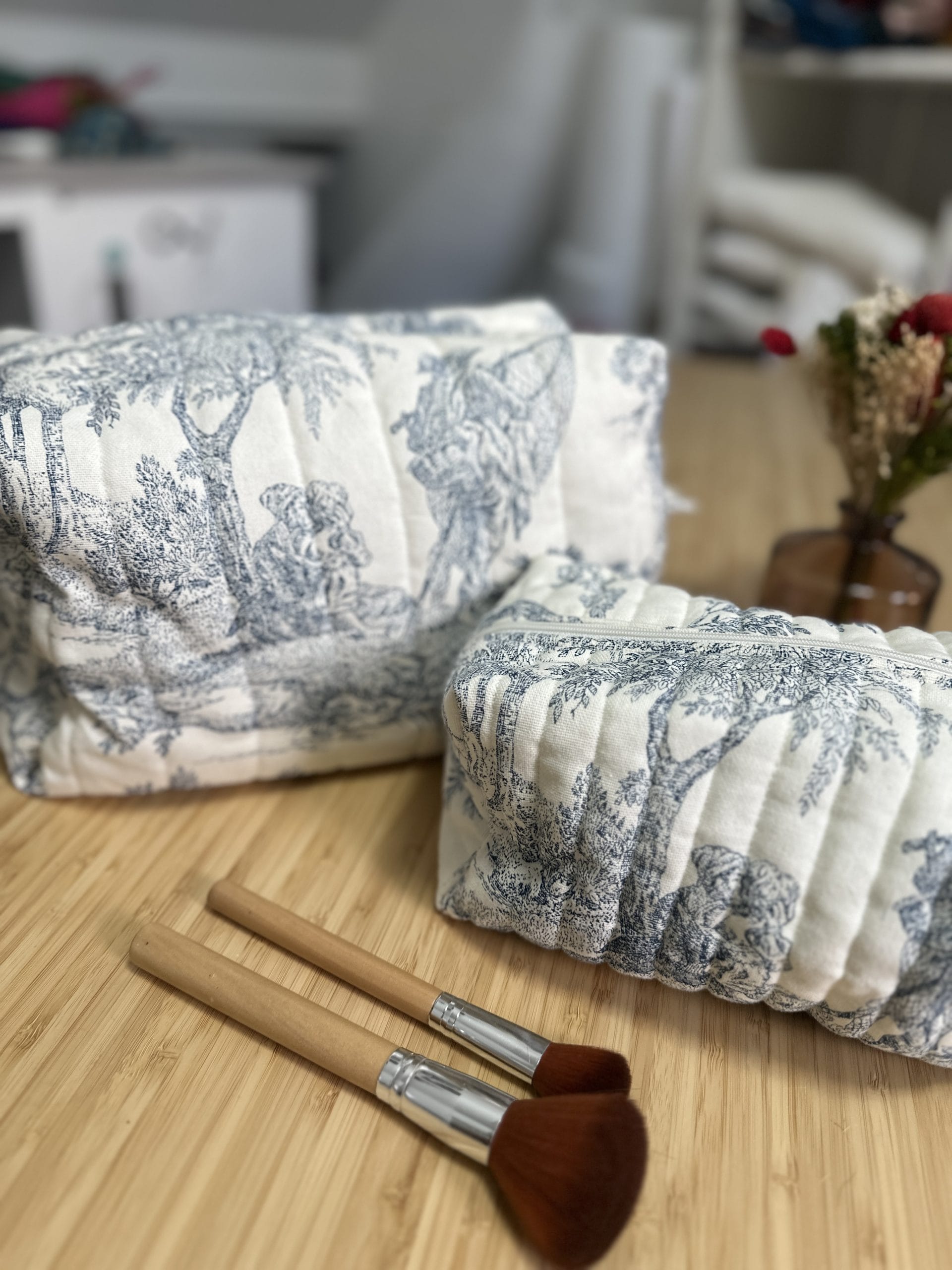 Trousse de toilette Nelson - Toile de Jouy Bleue XL - Confectionnée par Nizette
