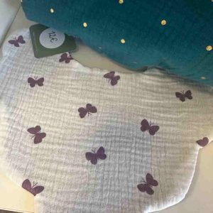 BAV-EGL-002 - Bavoir Eglantyne - Papillon mauve