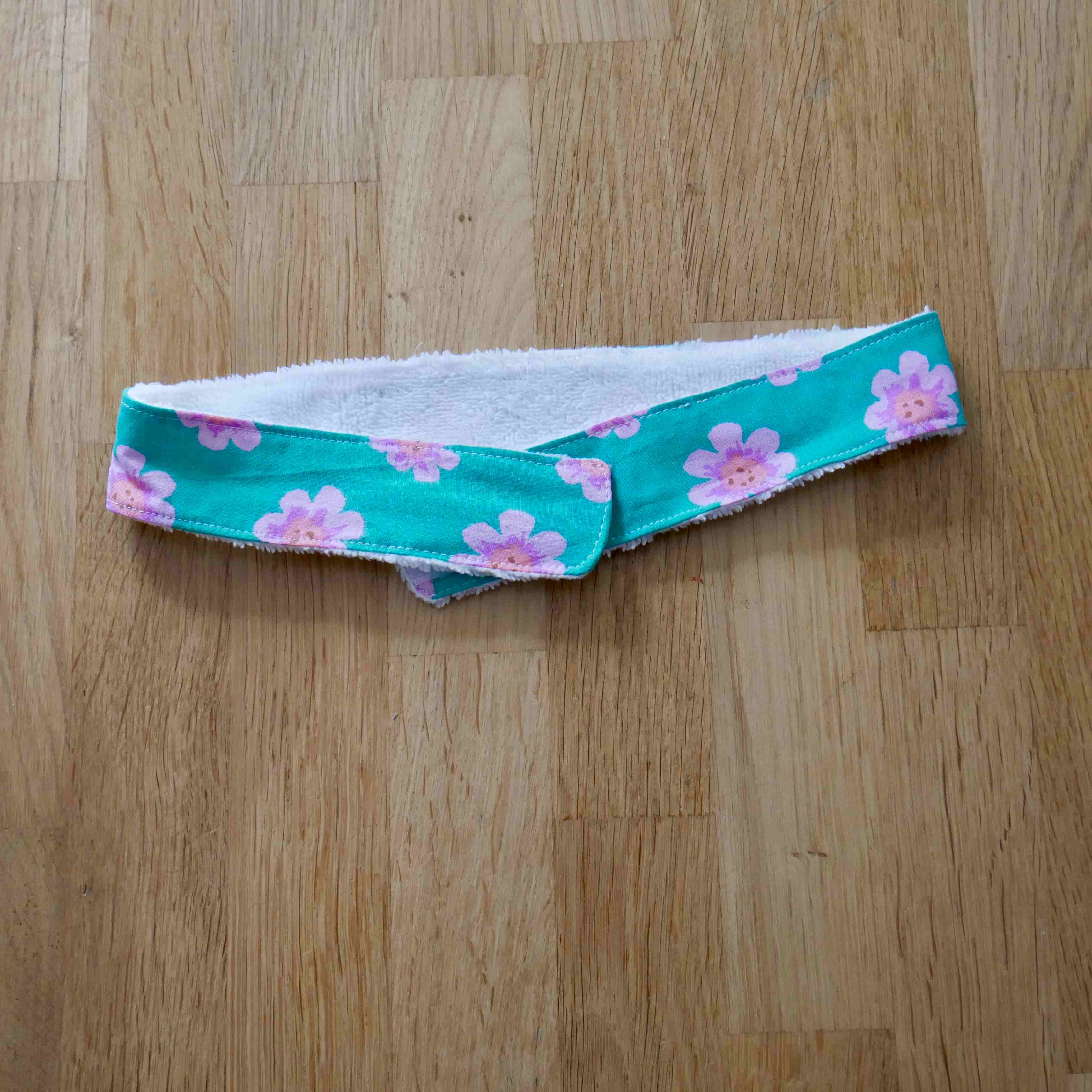 Bandeau Simone - Vert et Fleurs rose, création de Nizette