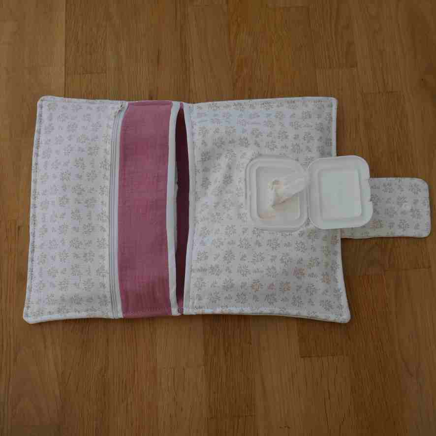 Pochette Couches Nomade Alexander - Fleurs marrons, création artisanale de Nizette