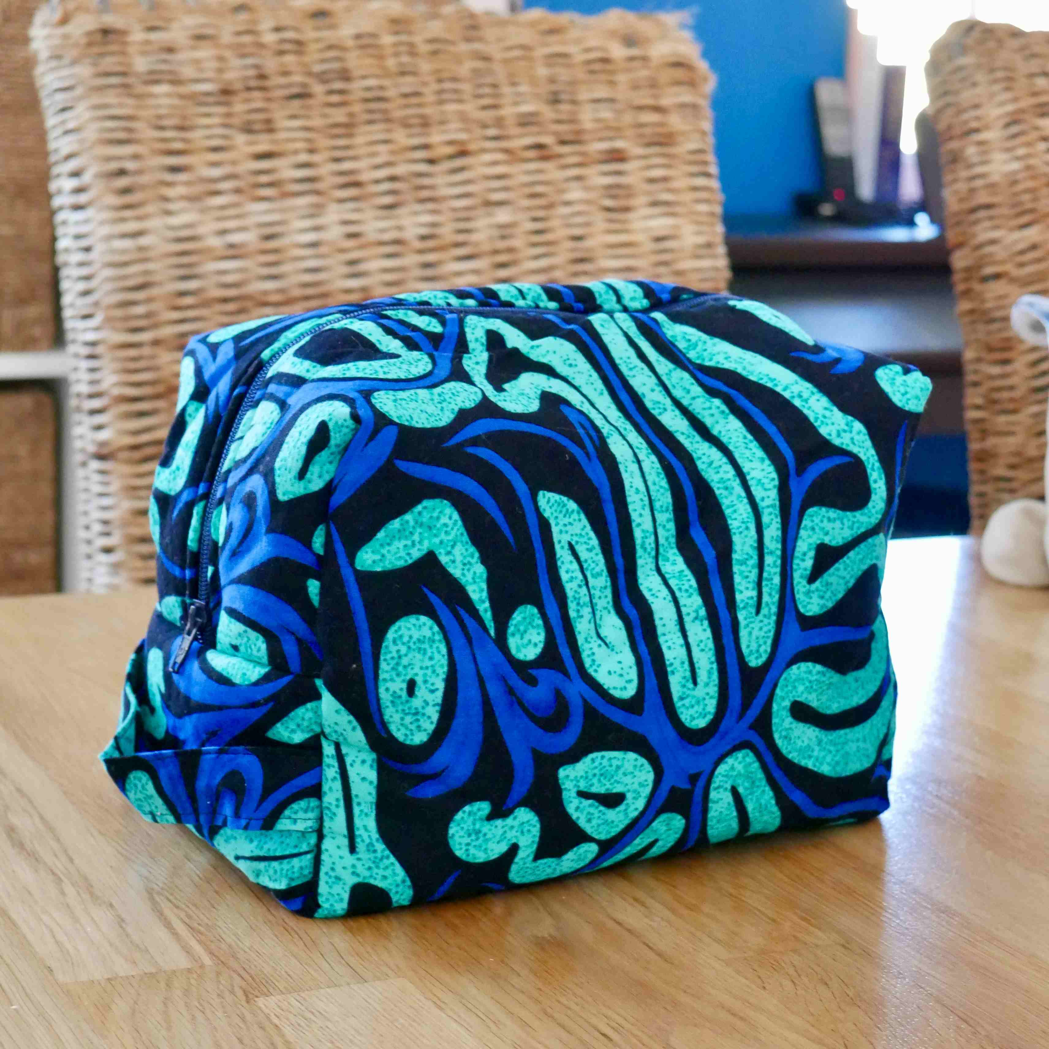 Trousse de toilette Nelson - Bleu et Turquoise - Taille XL, création de Nizette