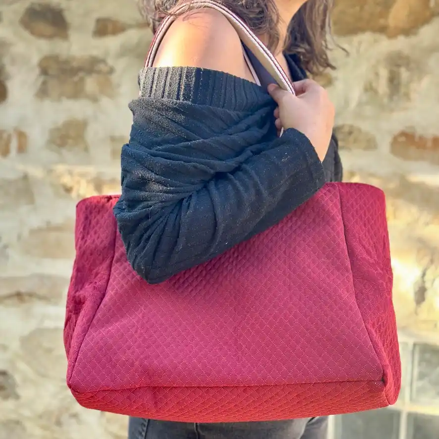 Une nouvelle cr&eacute;ation originale de la couturi&egrave;re Nizette &agrave; Janville-sur-Juine, le Sac Malala - Rouge