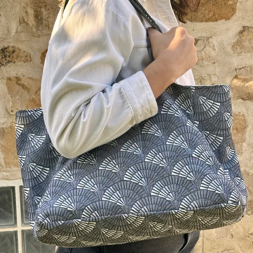 Sac Malala - Eventails gris, création originale de la couturière Nizette à Janville sur Juine
