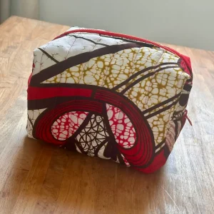 Retrouvez la Trousse de toilette Nelson - Taille XL - Wax rouge, création de Nizette, couturière en Essonne